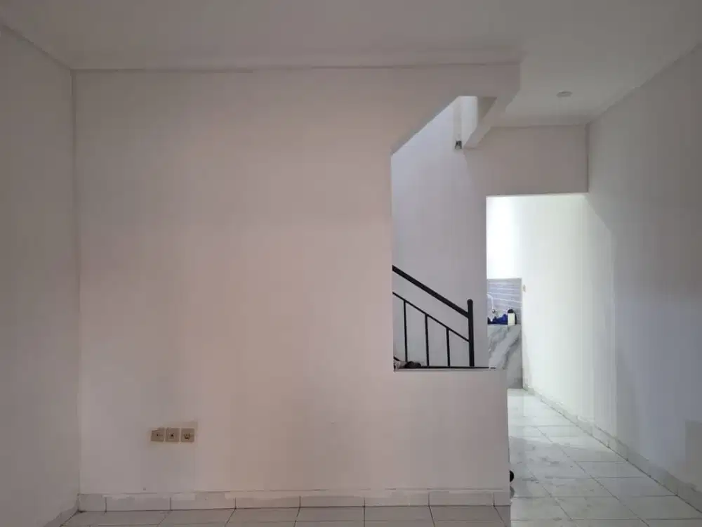 Dijual rumah 2lantai siap huni di Puri Gardena, kalideres