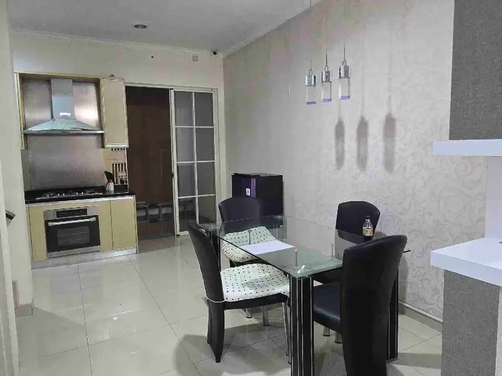 Rumah Cantik Siap Huni di Green Lake City 2 Lantai, 6x15m², 90m2
