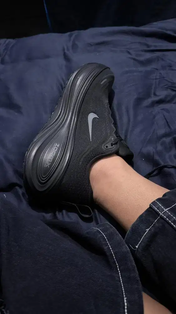 NIKE VOMERO PLUS 1 HARI PAKAI