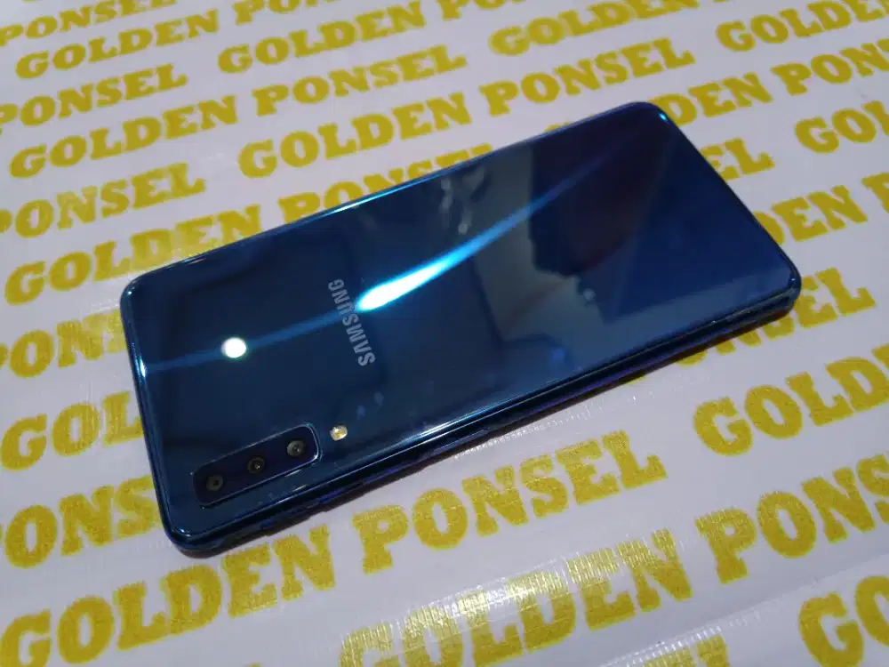 Galaxy A7-NFC.4G.Ram 4/64GB.ORI.GOLDEN PONSEL
