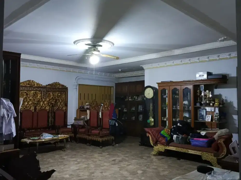 DIJUAL RUMAH STRATEGIS DI KEBON JERUK + 2 TOKO USAHA