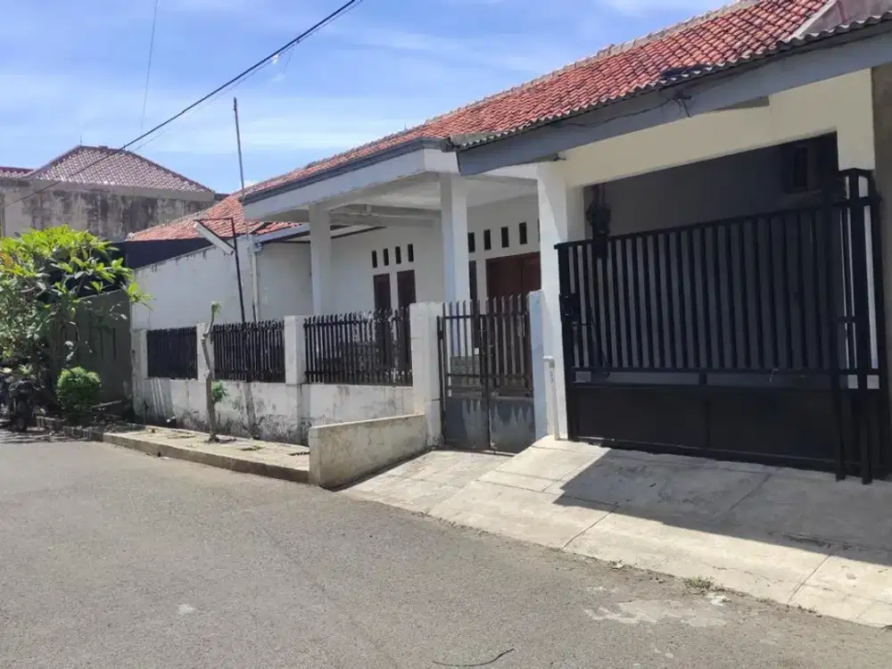 Dijual Rumah Lokasi Strategis Dengan Bangunan 1 Lantai di Kawasan Pondok Aren BS-18669