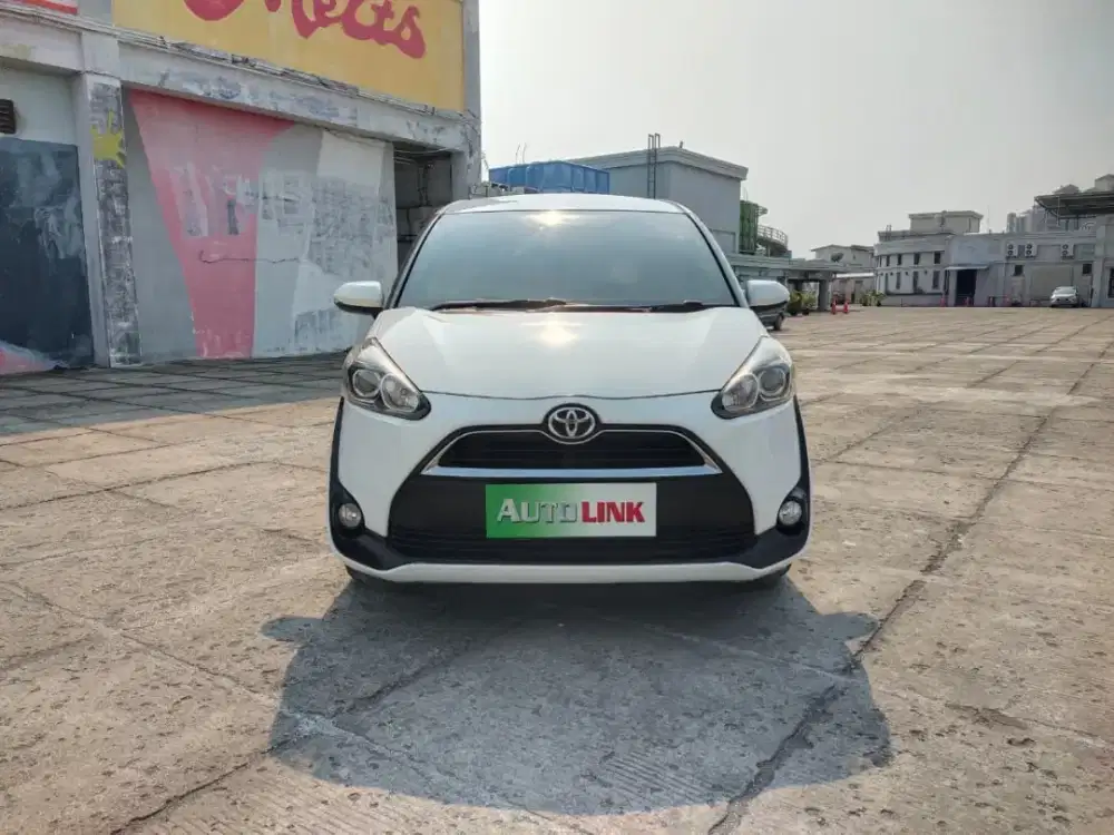 Sienta V 2017 Matic Putih 2018 antik siap pakai 2019 terawat Bagus