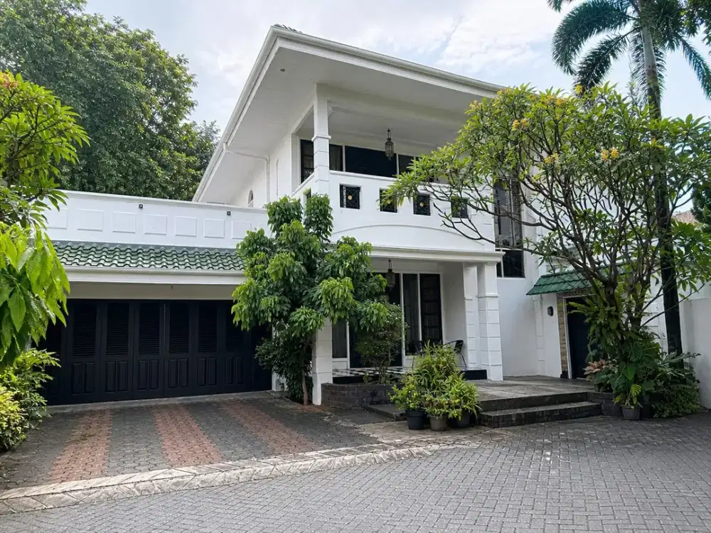 Dijual Rumah Mewah Besar Ada Swimming Pool Lokasi Strategis Dekat Lippo Mall Kemang di Kemang Jaksel Nd 18275