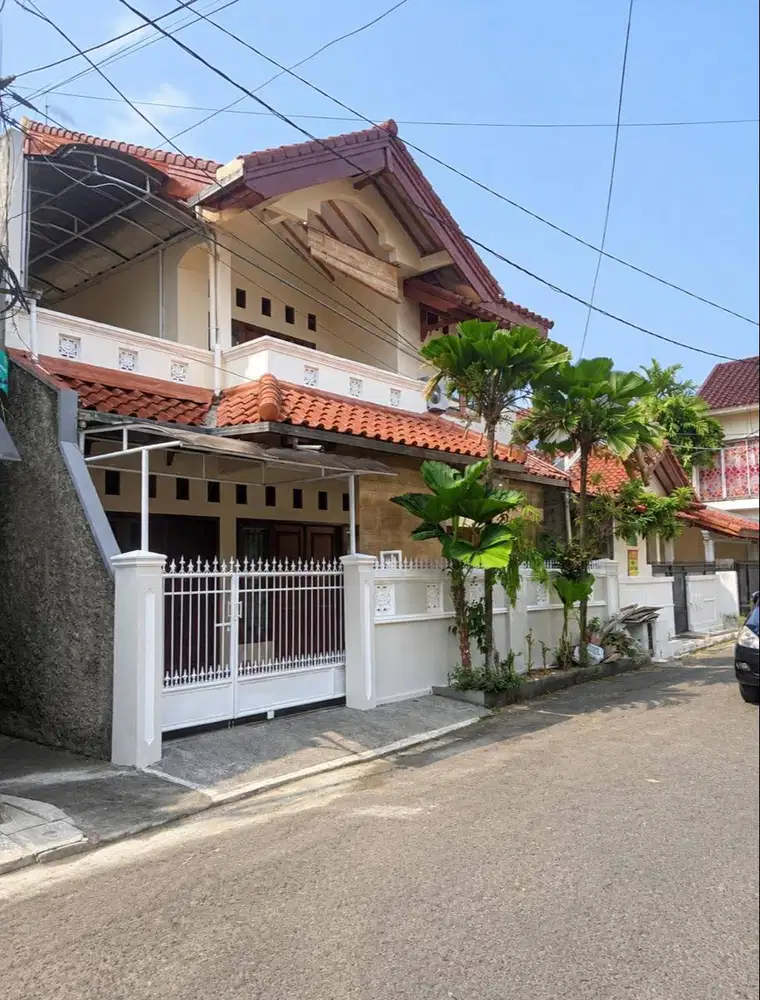 CIPETE 650 MTR KE MRT - RUMAH SIAP HUNI – FURNISHED - KOMPLEK ONE GATE