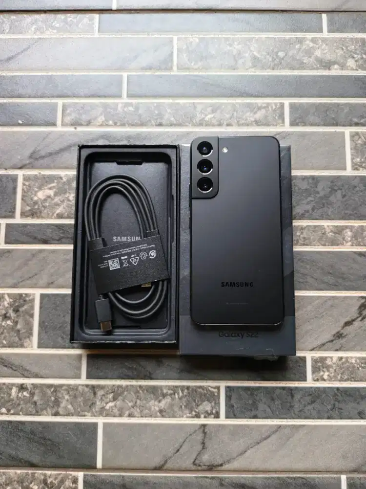 Samsung S22 5G 8/128 Fullset Mulus