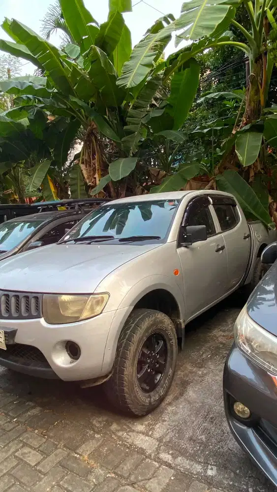 STRADA TRITON DOUBLE CABIN GLX (4X4) 2.8L M/T 2008 JAKARTA