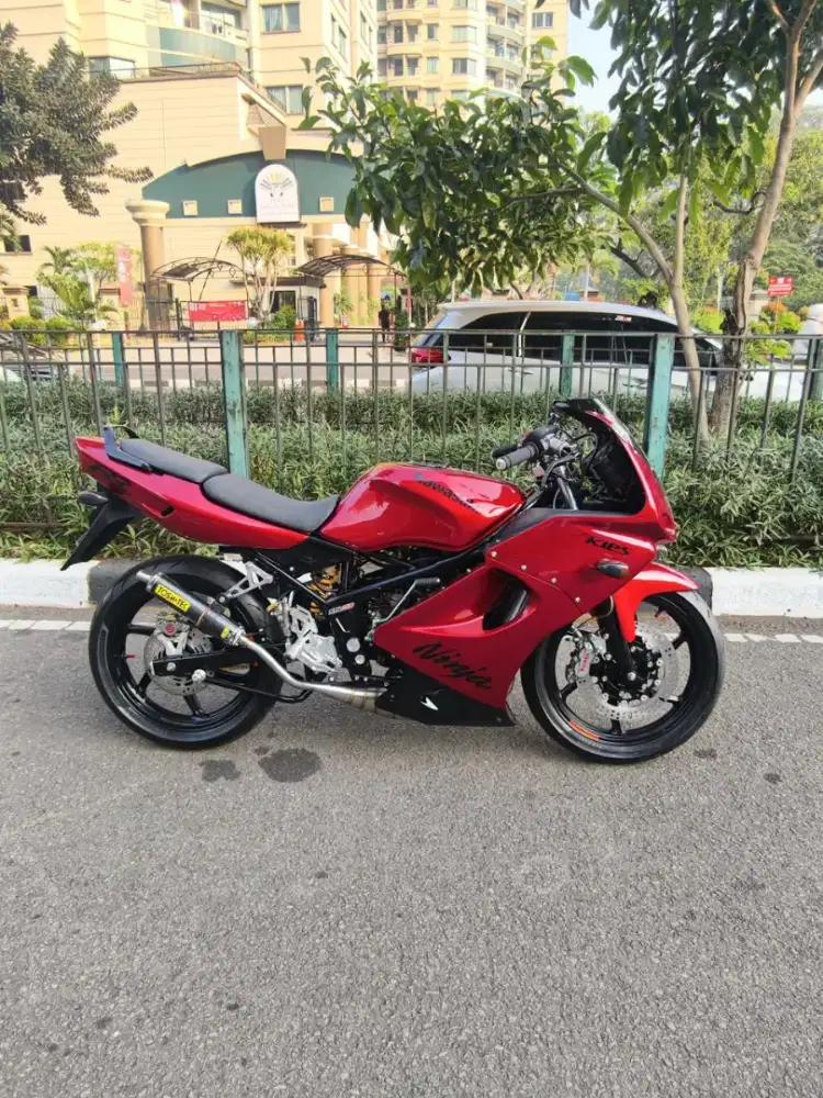 Jual motor ninja re thn 2009.udh full restorasi. Harga 50jt nego