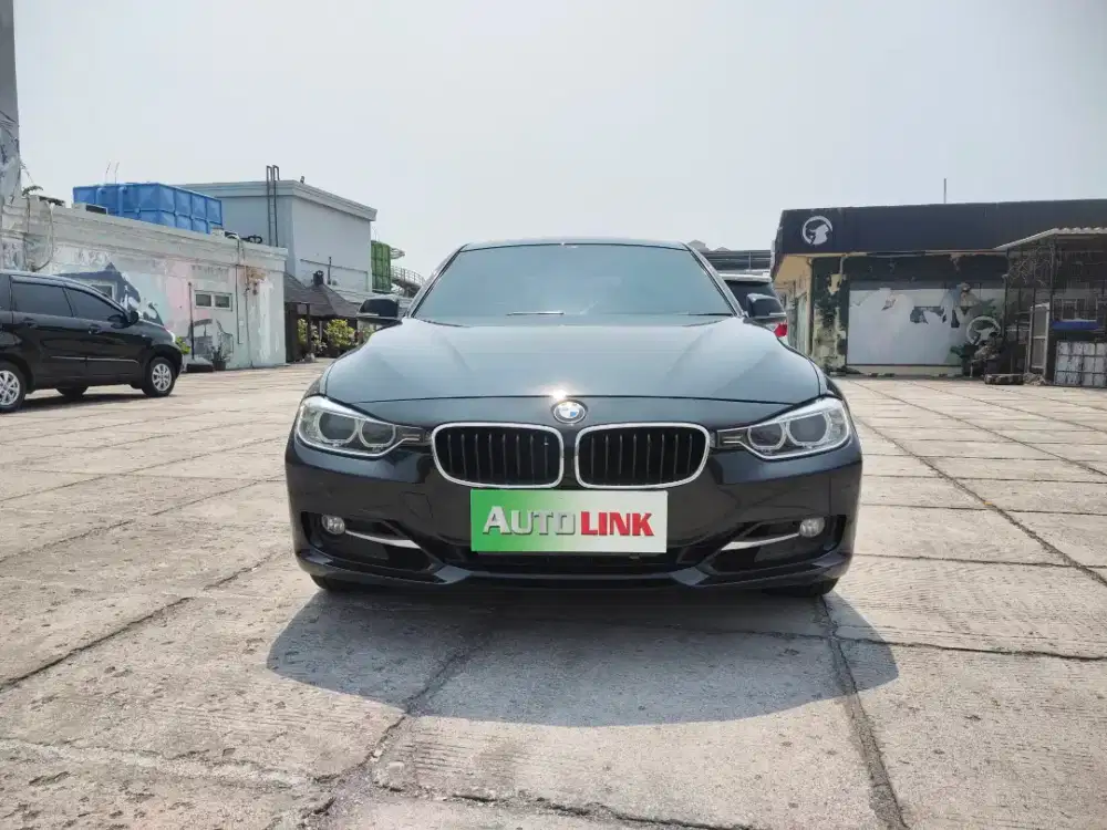 BMW 329i Sport N20 2014 Matic Hitam bagus Terawat 2015 siap pakai 2016