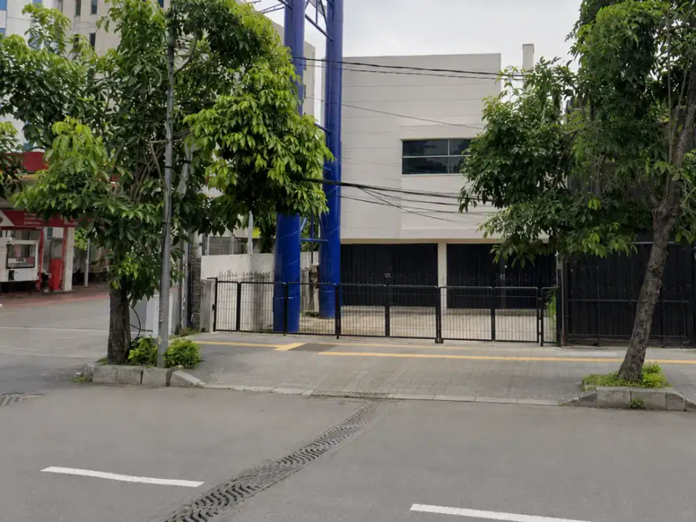 Bangunan Komersial di Jalan Raya Mayjend Sungkono, Pakis, Sawahan, Surabaya Barat