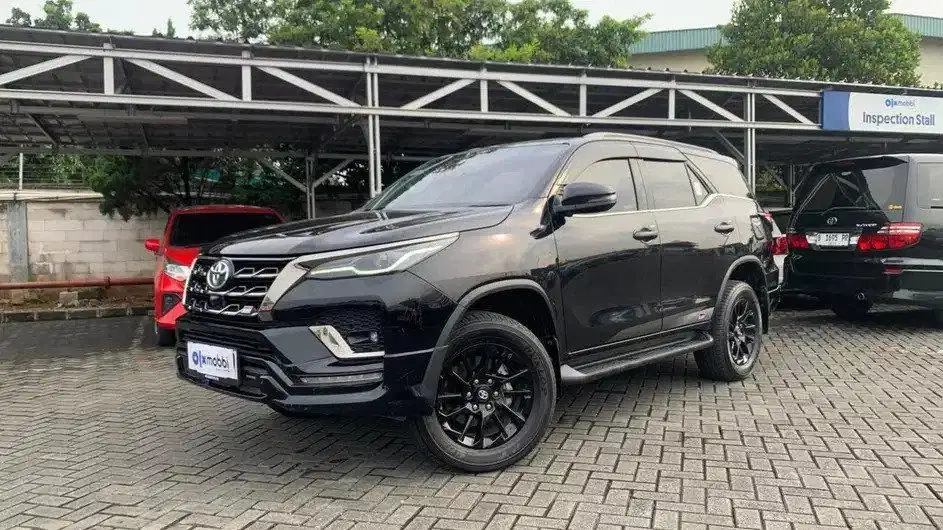 DP RENDAH - Toyota Fortuner 2.8 4x2 GR Sport DSL Solar-AT 2024