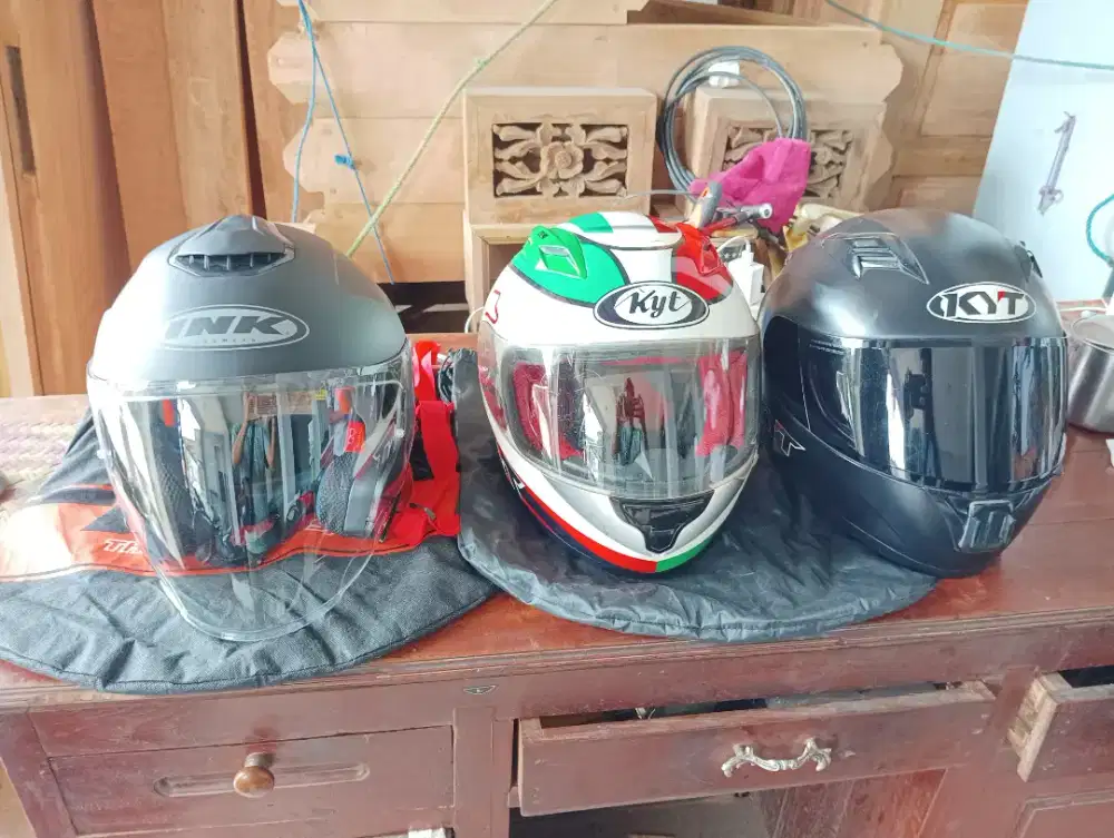 Jual borongan INK terra2 like new,KYT Rc10&KYT Rc7+ sarung 750bungkus.