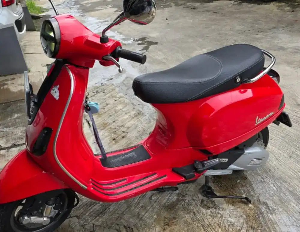 Vespa LX 125 i-get 2023 Merah - KM rendah