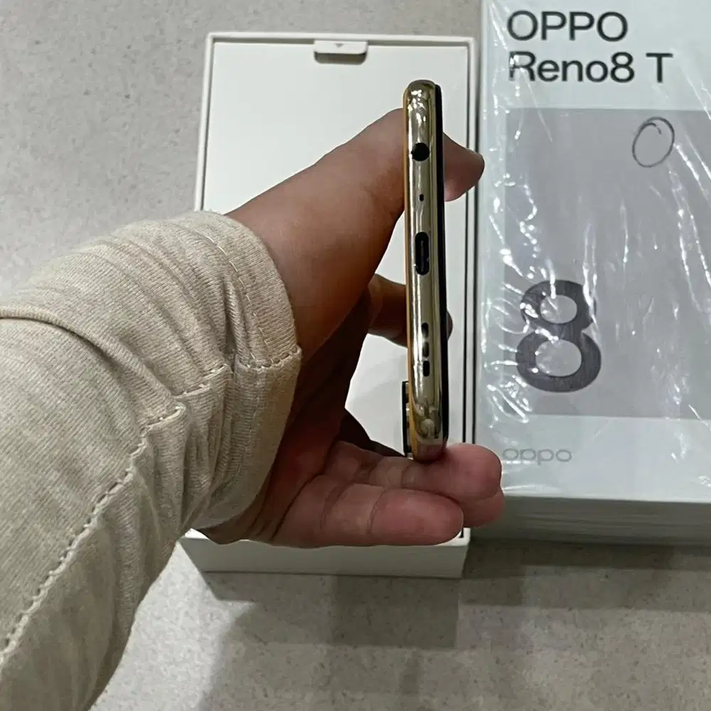 Oppo reno 8t 4G 8/256gb