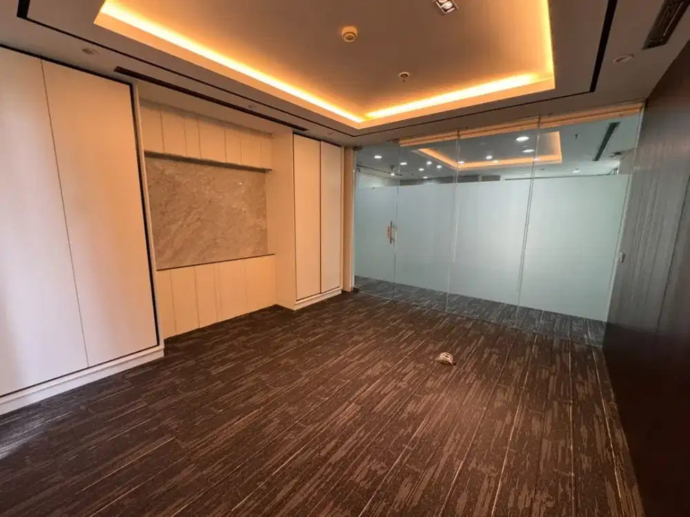 Office Space 9BLV lt.11 Murah. Office Space Mewah dengan View Golf Kondisi Siap Pakai.
