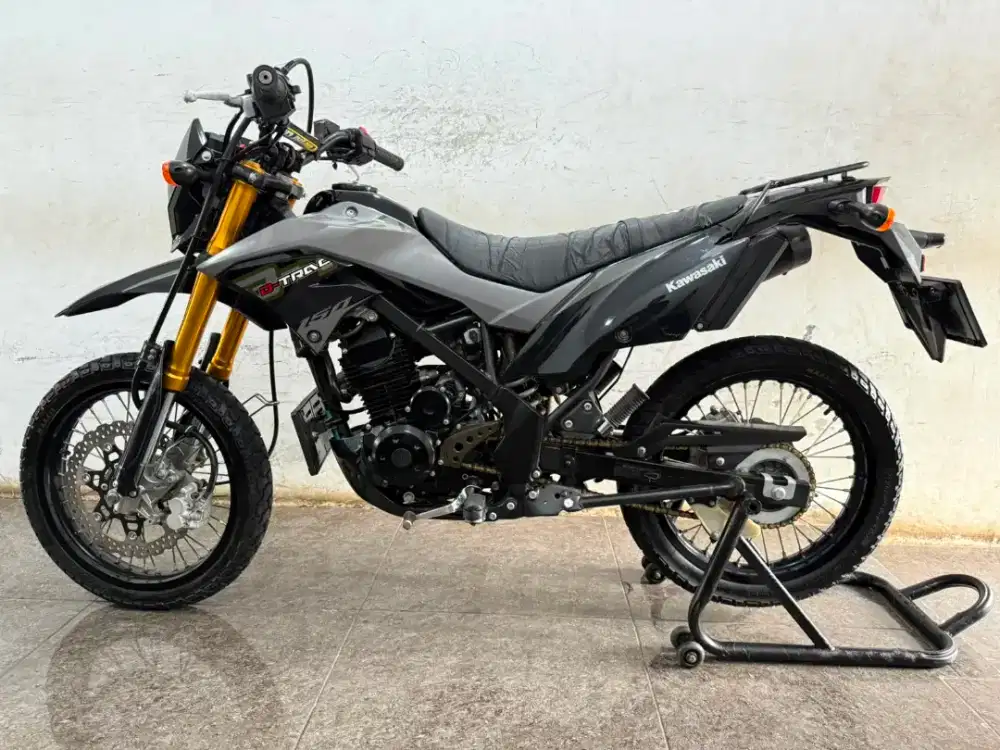 JUAL KAWASAKI D - TRACKER SE 2021 KM 8 RB