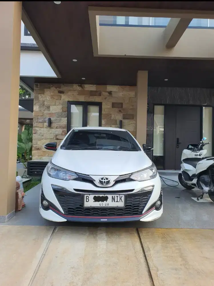 Toyota yaris trd sportivo 2019/2020 putih. (Beli jan 2020)