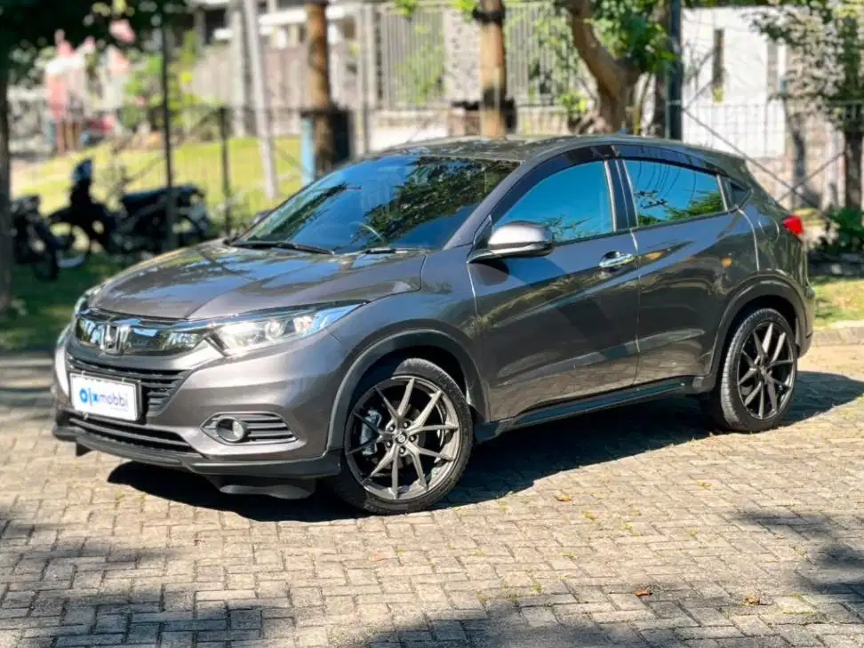 Like New Honda HR-V 1.5 E Bensin-AT 2020 Abu-abu BSRG