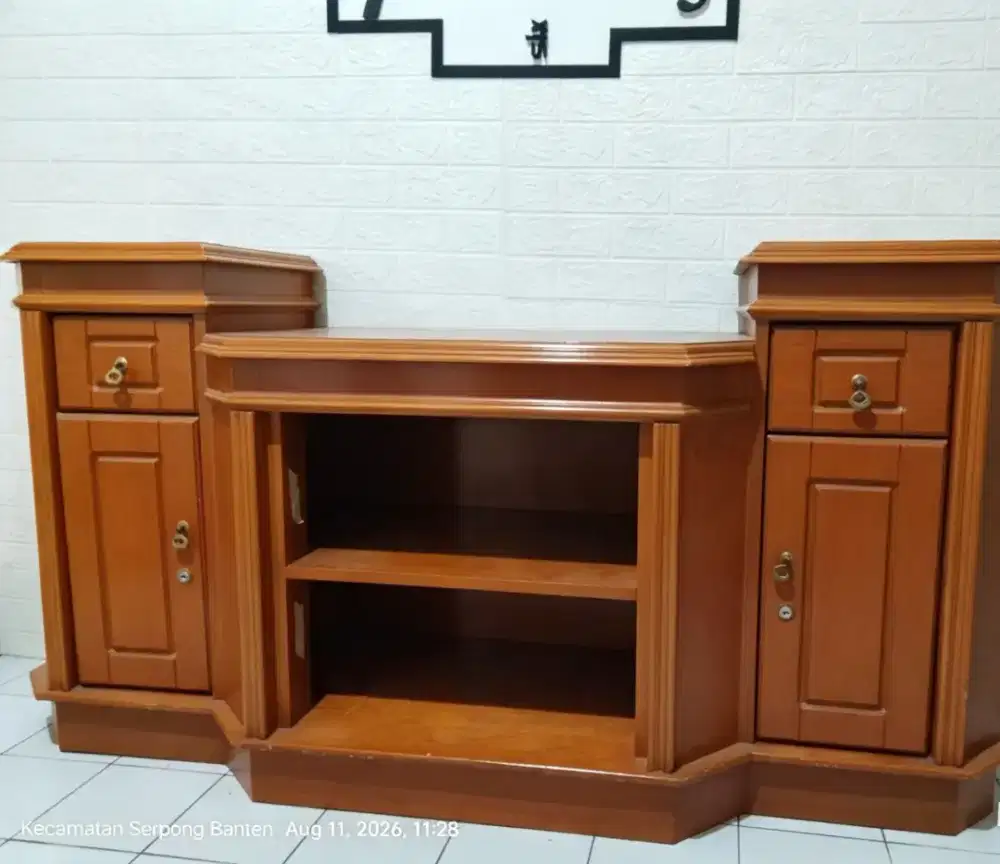 Meja Rias Kayu Klasik