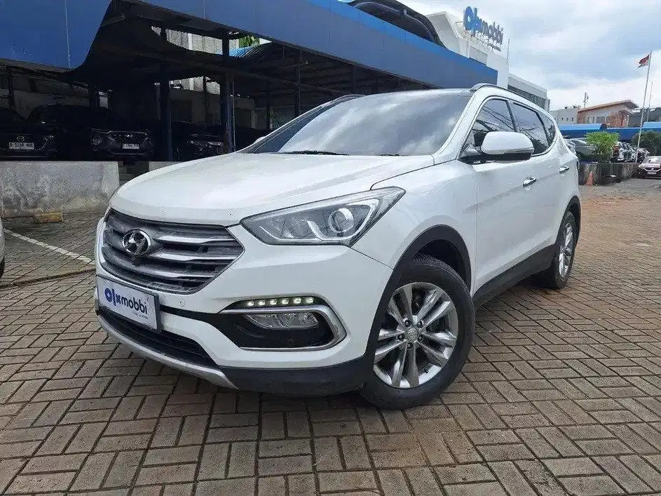 DP RENDAH - Hyundai Santa Fe 2.4 Bensin-AT 2017
