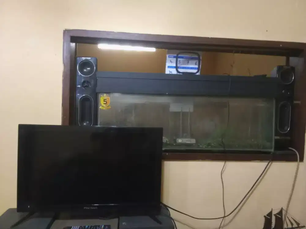 TV LED POLYTRON 24 INCH SPEAKER TOWER SEGEL ANALOG NORMAL MULUS REMOTE