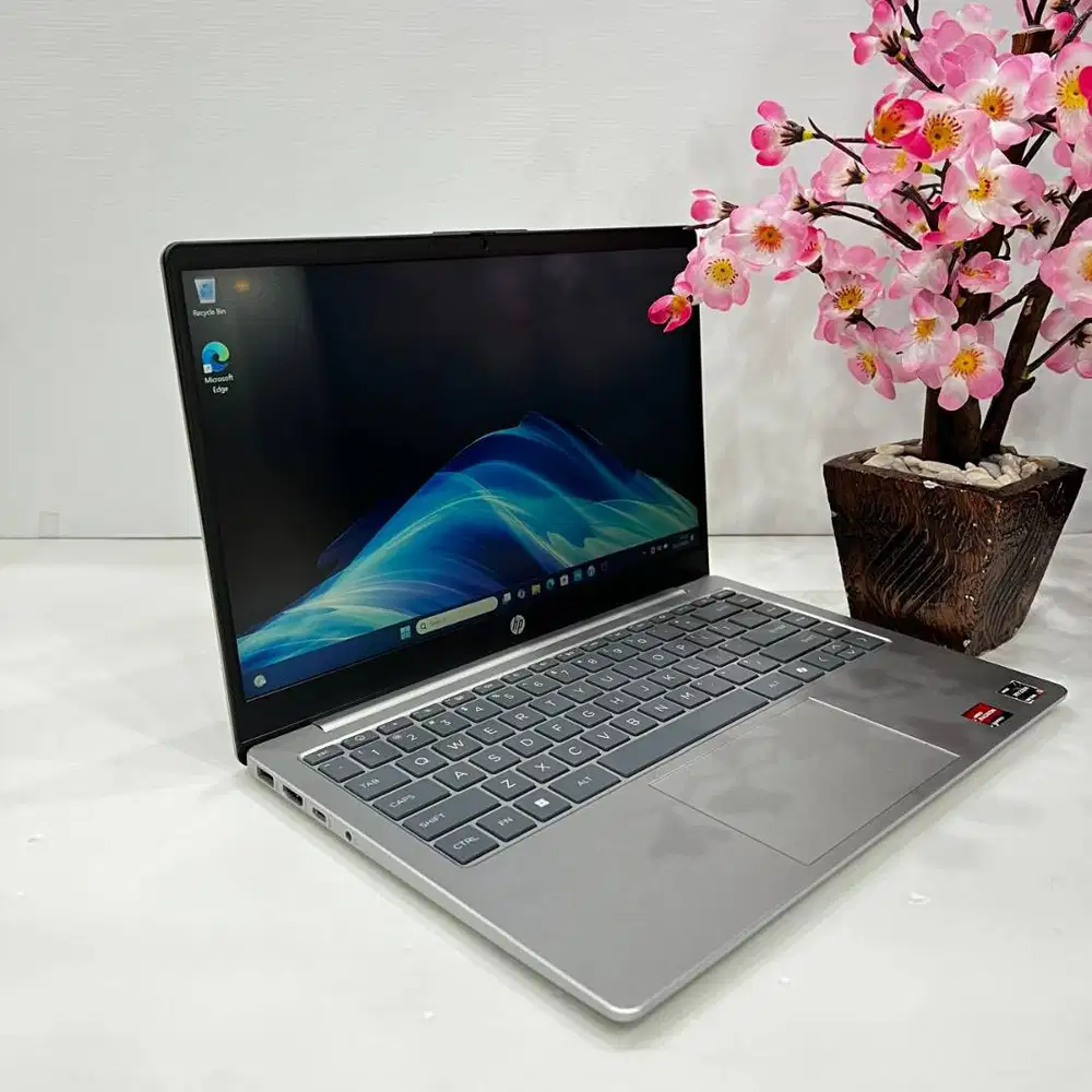Laptop HP 14 EM0530AU EM0531AU AMD Ryzen 5 7530U 8GB 512GB SSD