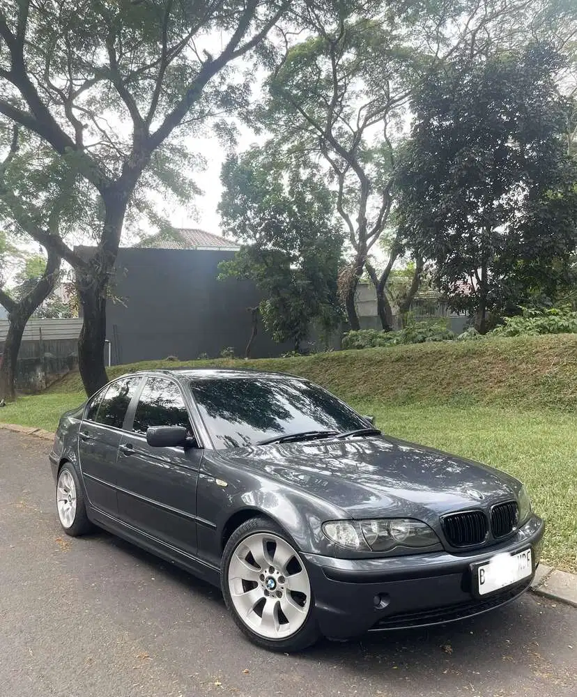 BMW 318i 2003 Bensin