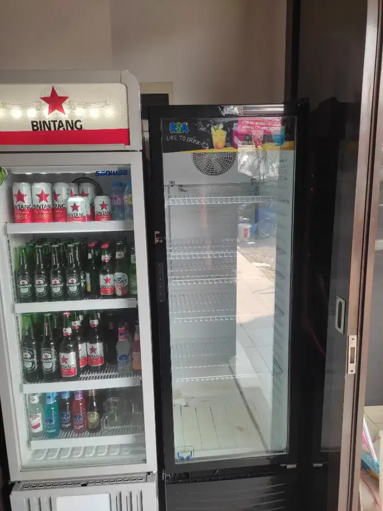 Showcase Pendingin Minuman