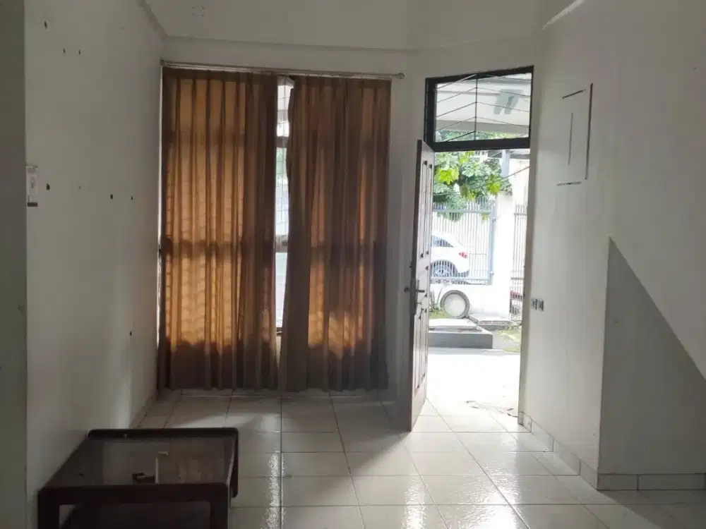 Dijual Rumah Taman Semanan Indah,Uk.9x18, 3+1 Kt,Harga : Rp 2,9 M