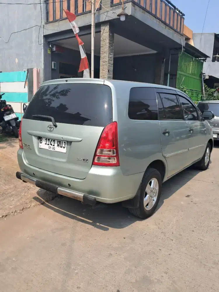 Toyota Kijang Innova 2005 Bensin