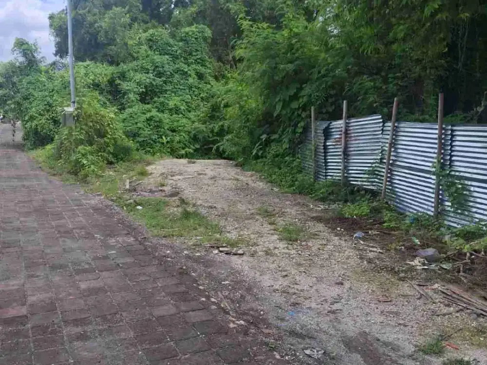 DI SEWAKAN TANAH 6800m² DI KAWASAN CAMPLUNG TANDUK SEMINYAK