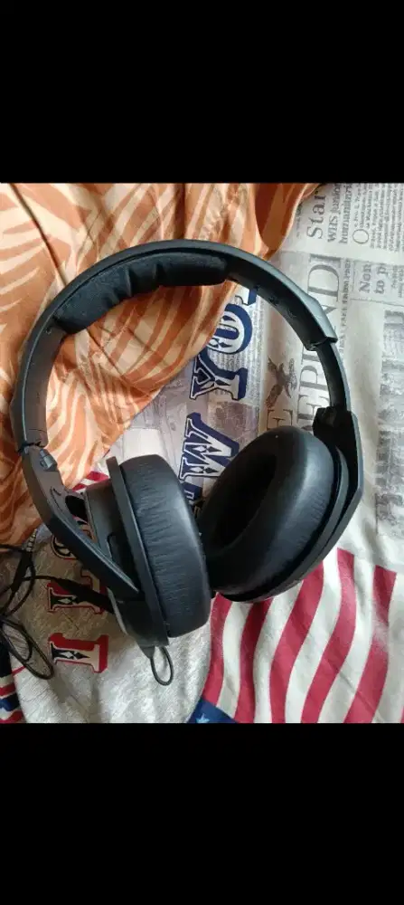 Dijual Headphone Sennheiser HD 461 Original.