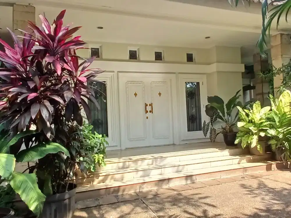 Dijual Rumah Siap Huni di Kemang, Nyaman dan Aman