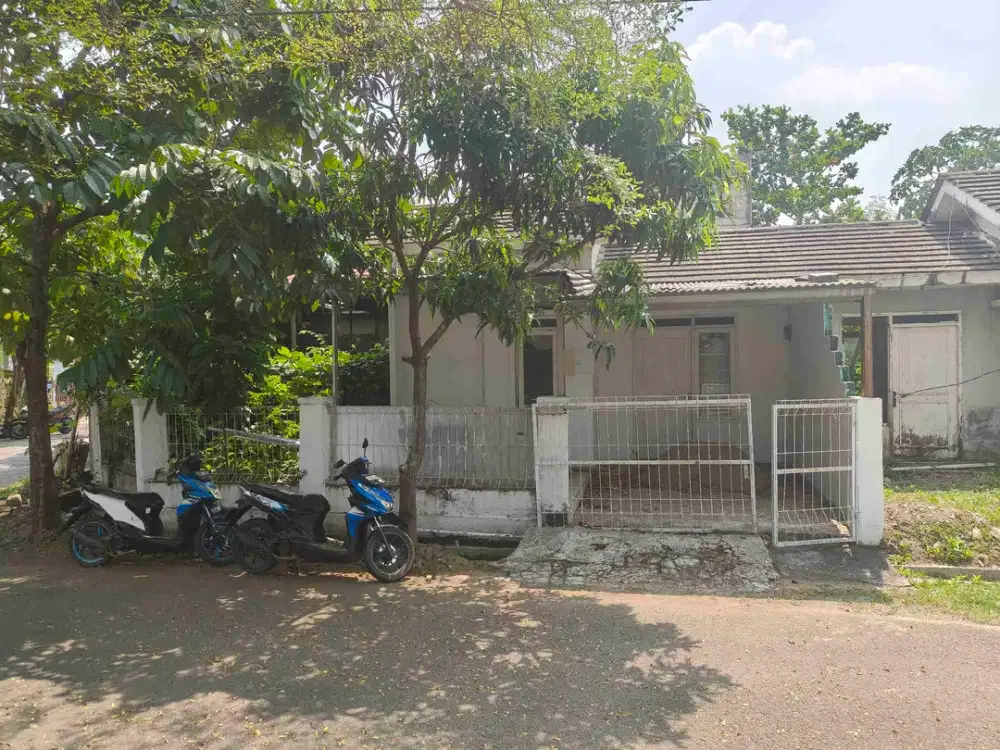 Dijual rumah di hoek depan lapangan di Citra Indah City Jonggol