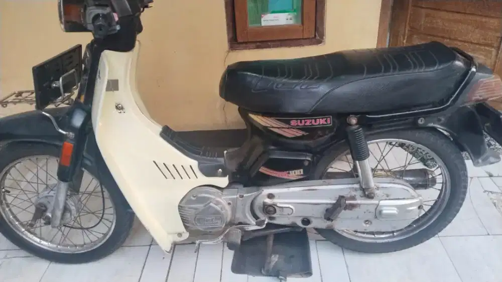 Suzuki RC 100 mesin 2 tak