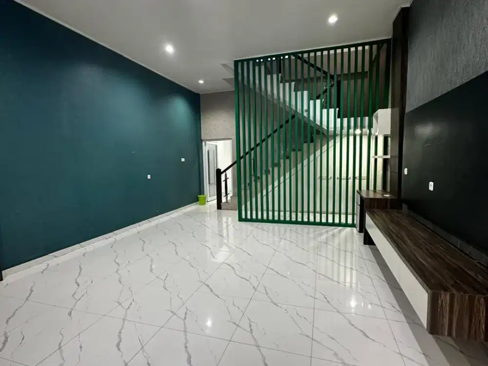 1,9 M DAPAT TOWNHOUSE 3,5 LANTAI + PERABOT TEMPEL! 4KT SIAP HUNI DI KRAKATAU