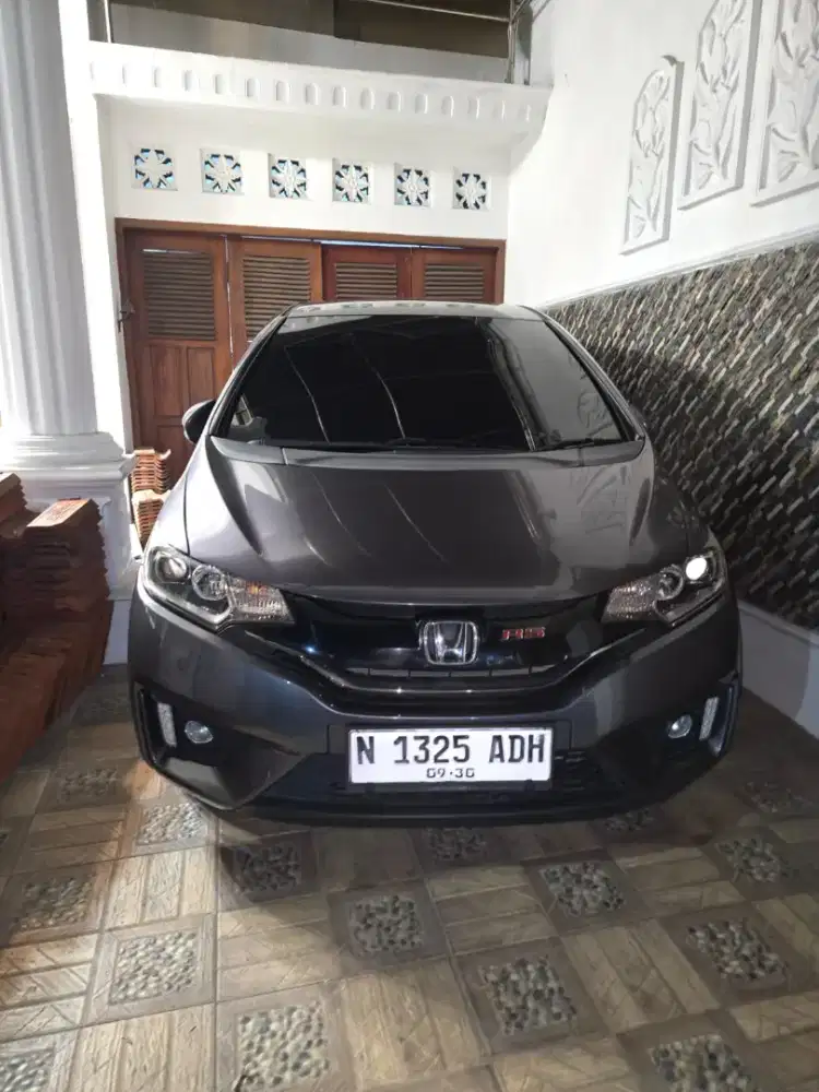 Dijual honda jazz rs matic 2016