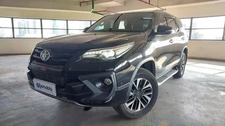 DP RENDAH - Toyota Fortuner 2.4 4x2 VRZ TRD Solar-AT 2019