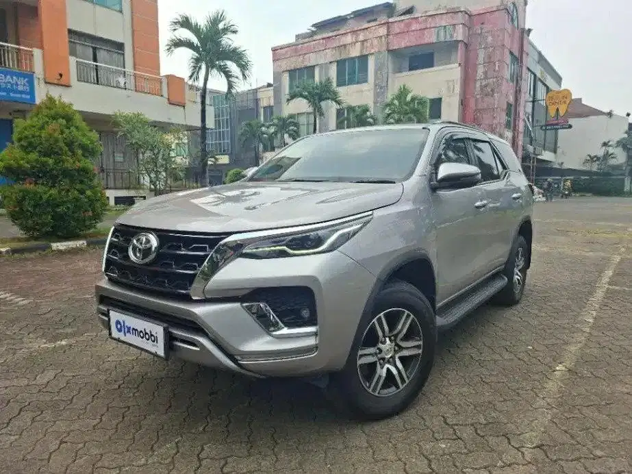 DP RENDAH - Toyota Fortuner 2.4 G 4X2 DSL Solar-AT 2022