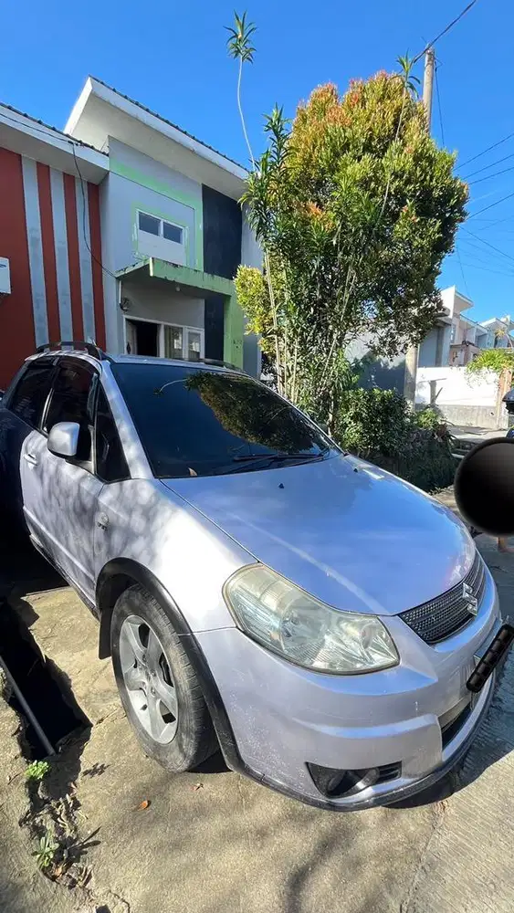 Dijual mobil SUZUKI X-OVER