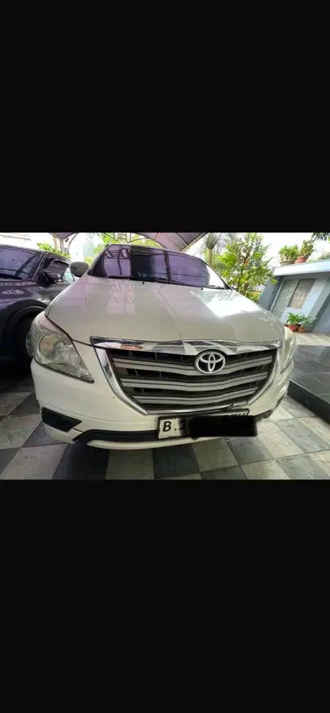 Innova captain seat 2.0 G- luxury