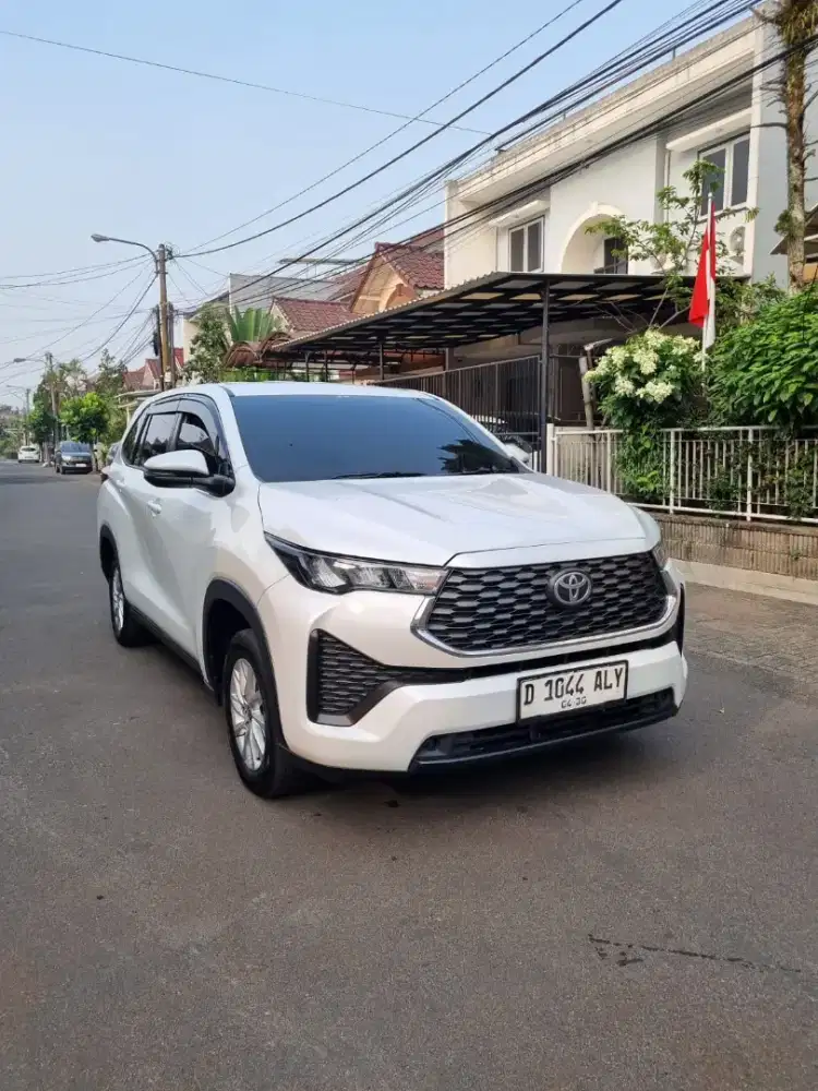 Toyota innova zenix g at 2025,putih, km 25 rb, service recore toyota