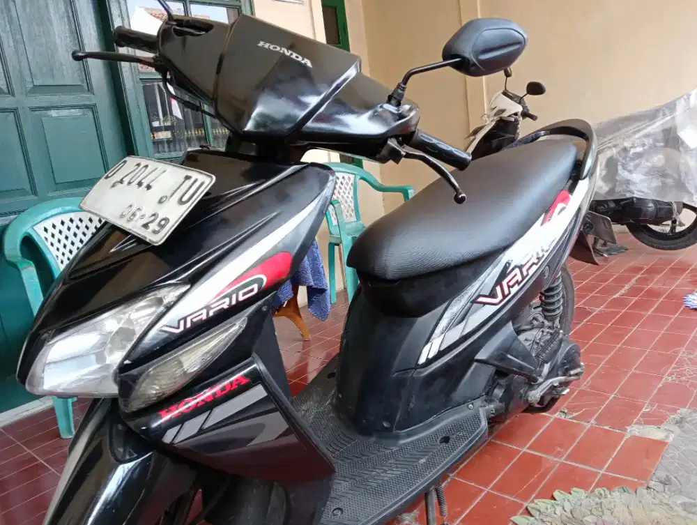 Honda Vario Agnes 110 Carbu 2009 Hitam mulus siap pakai.