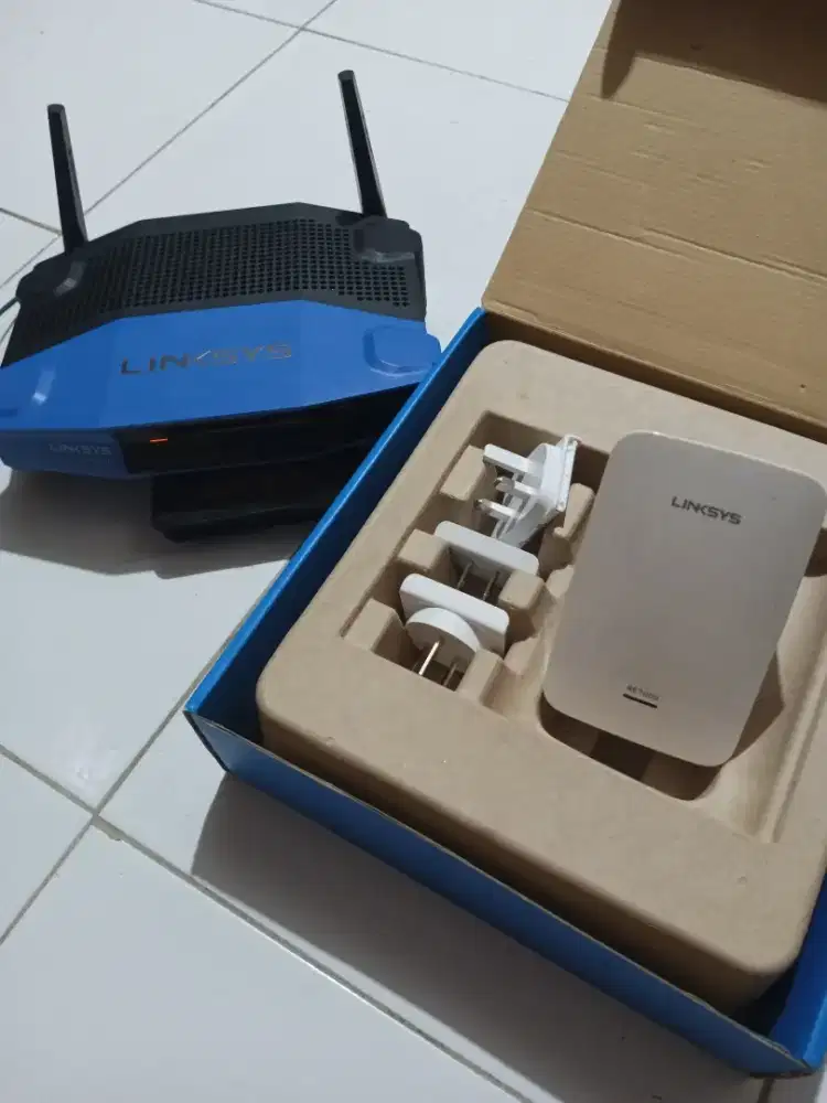 linksys RE.7000 dan  wrt.1200.ac kondisi Normal dan Baik