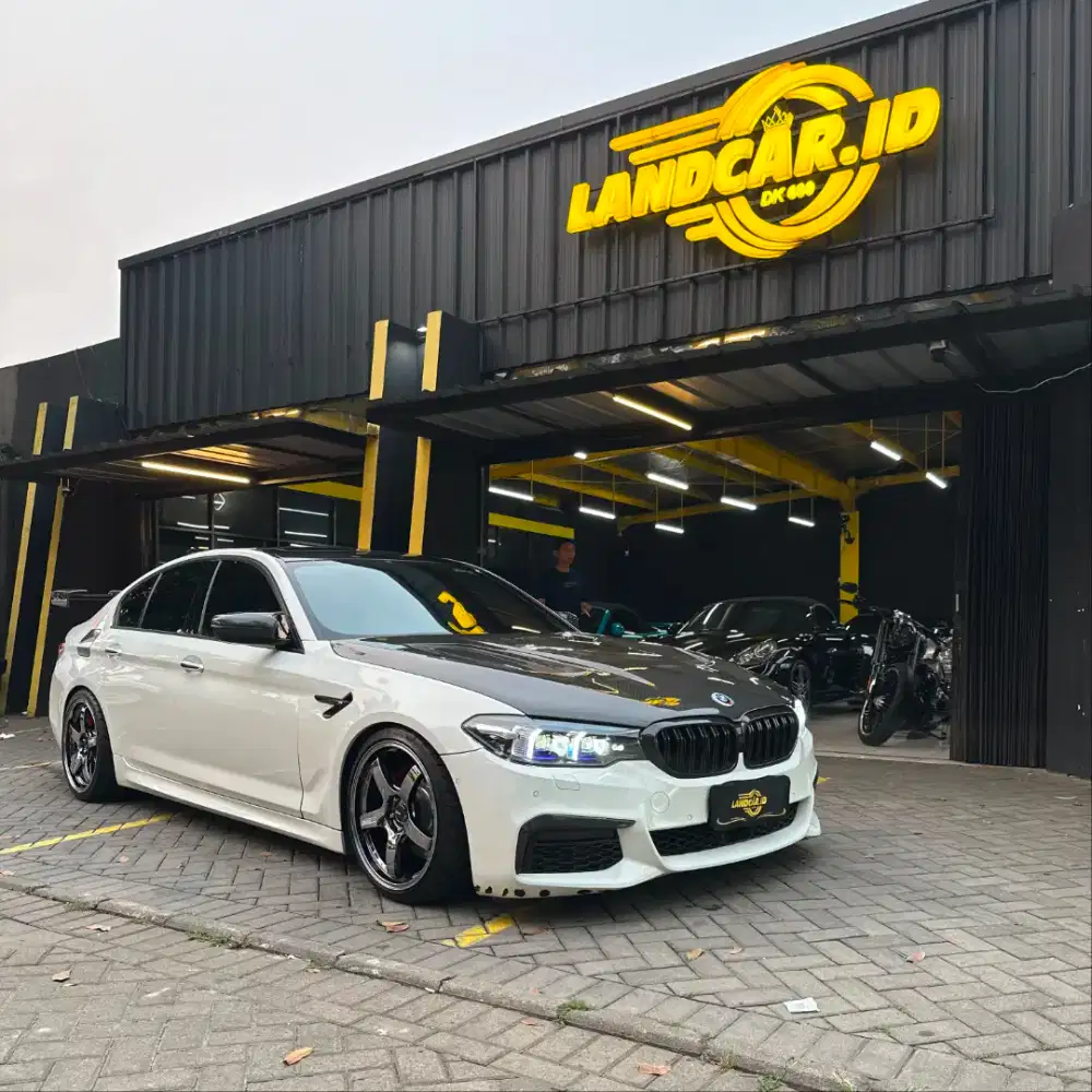 BMW 530i Luxury AT 2018
