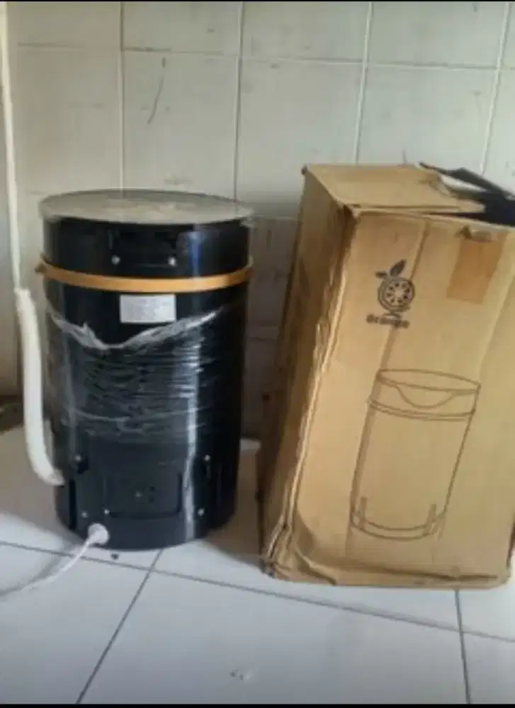 Mesin cuci mini masih baru