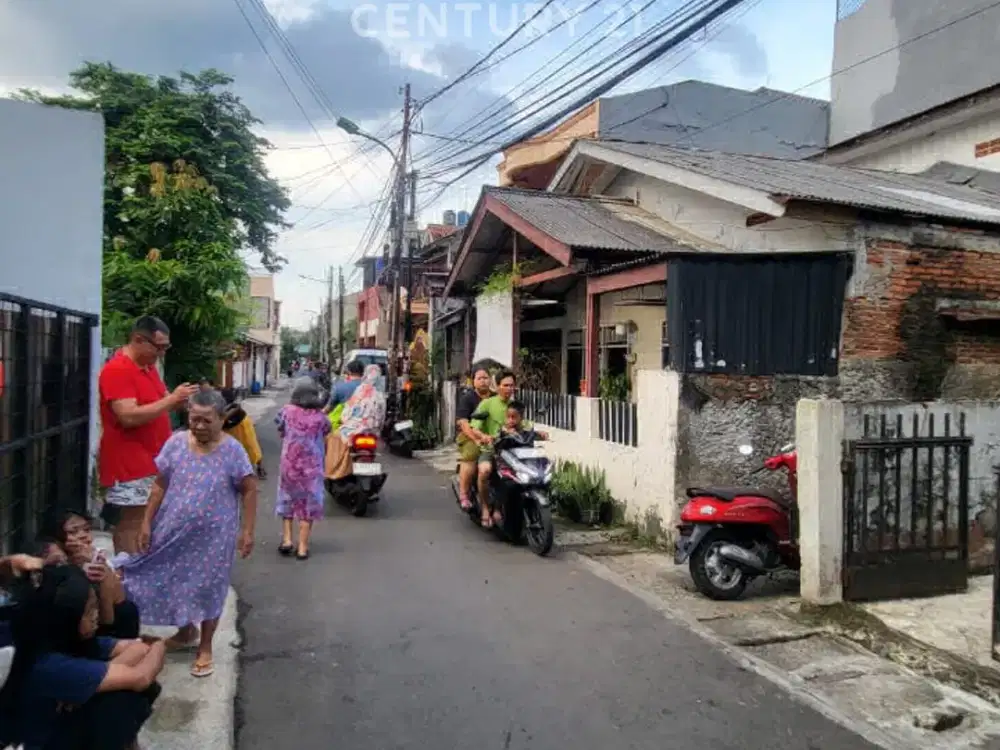 Rumah Bangunan Lama Di Daerah Kayu Putih Jakarta Timur