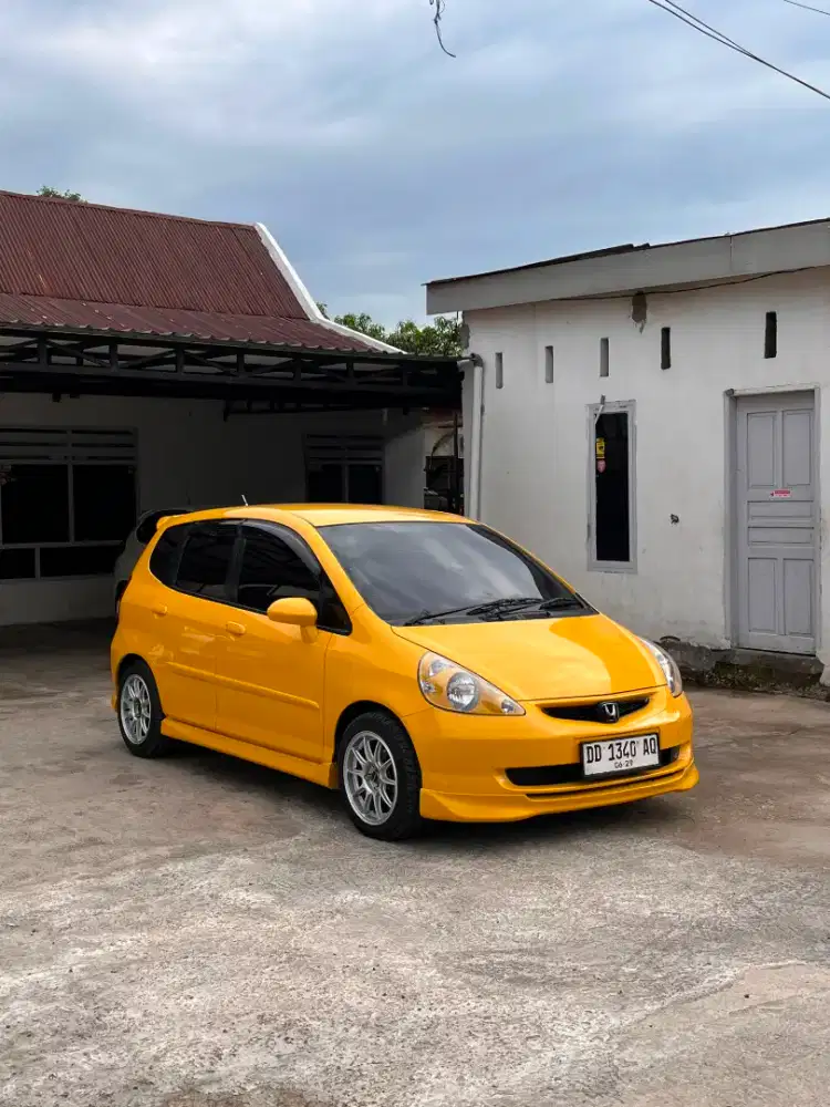HONDA JAZZ GD3 VTEC 1,5 MANUAL TAHUN 2005