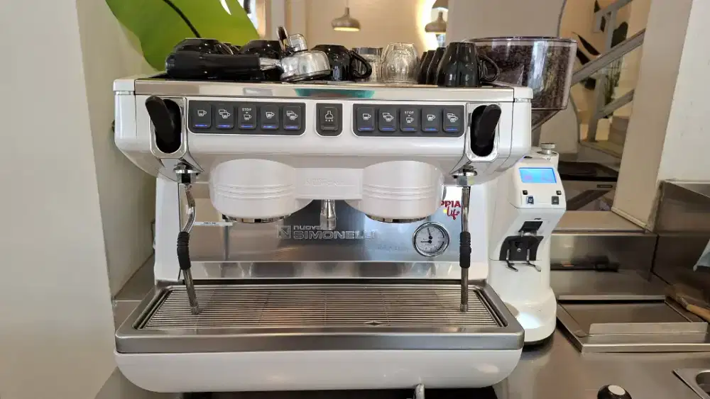 Mesin Espresso Nuova Simonelli 2 Group – Kondisi Terawat
