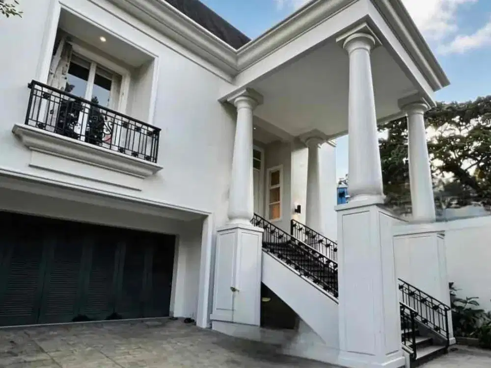 Rumah Mewah 2 lantai Daerah Prime, Lingkungan tenang & asri. Siap Huni
